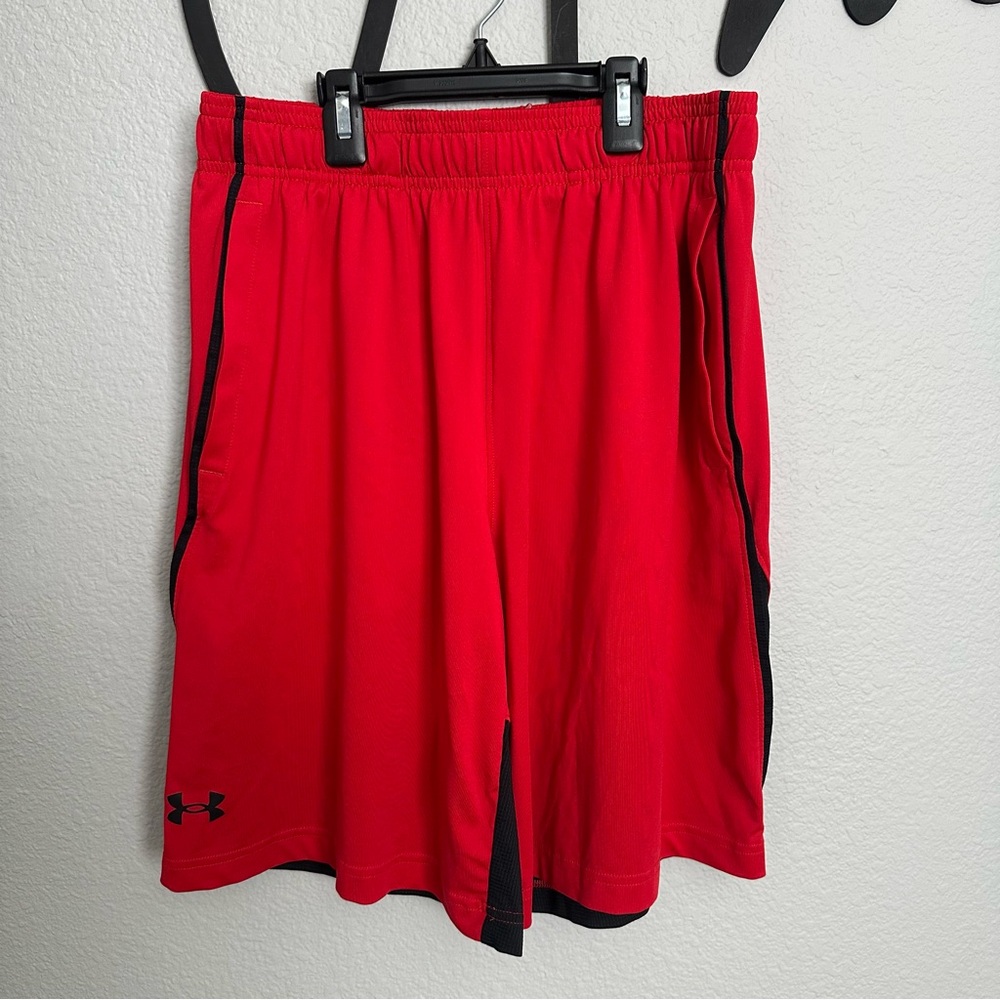 Under Armour Medium Red And Black 10” Vent Tech Shorts